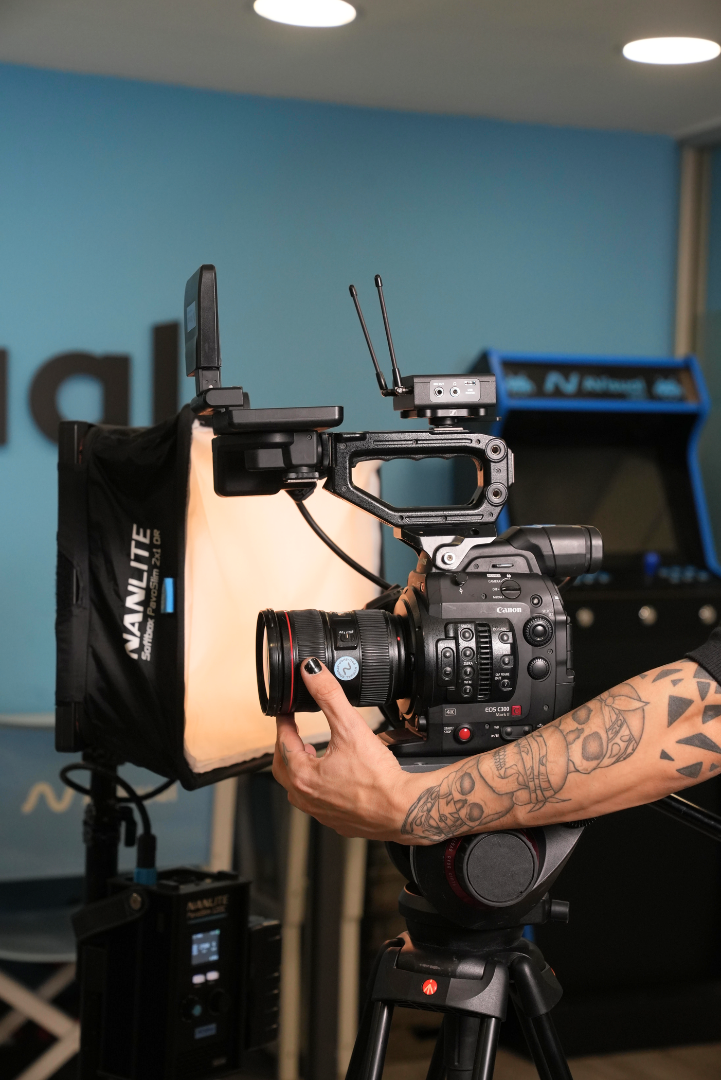 Pack Entrevista Canon + Manfrotto + Nanlite